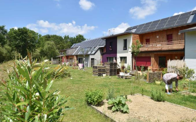 Réinventer l’habitat : matériaux bas carbone, maisons passives, domotique verte innovante